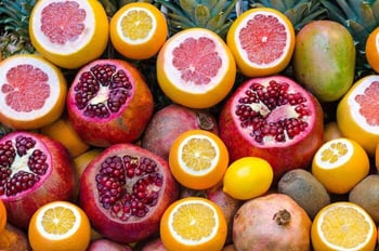 pomegranate and citrus fruit, thriving relationship